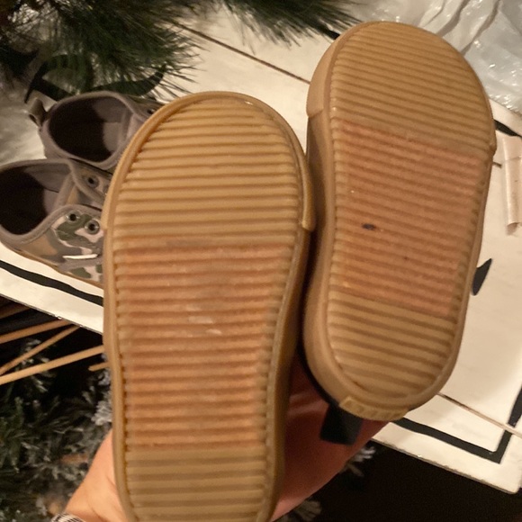 Toddlers old navy vans style slip ons shoes - Picture 3 of 6